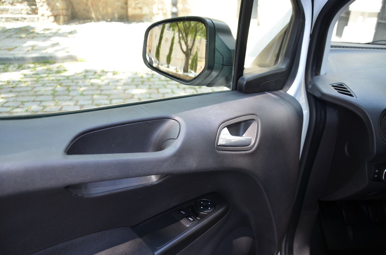 Ford Transit Courier 1.5TDCI TREND 75CV PUERTA LATERAL /  OFERTÓN..  - Foto 14