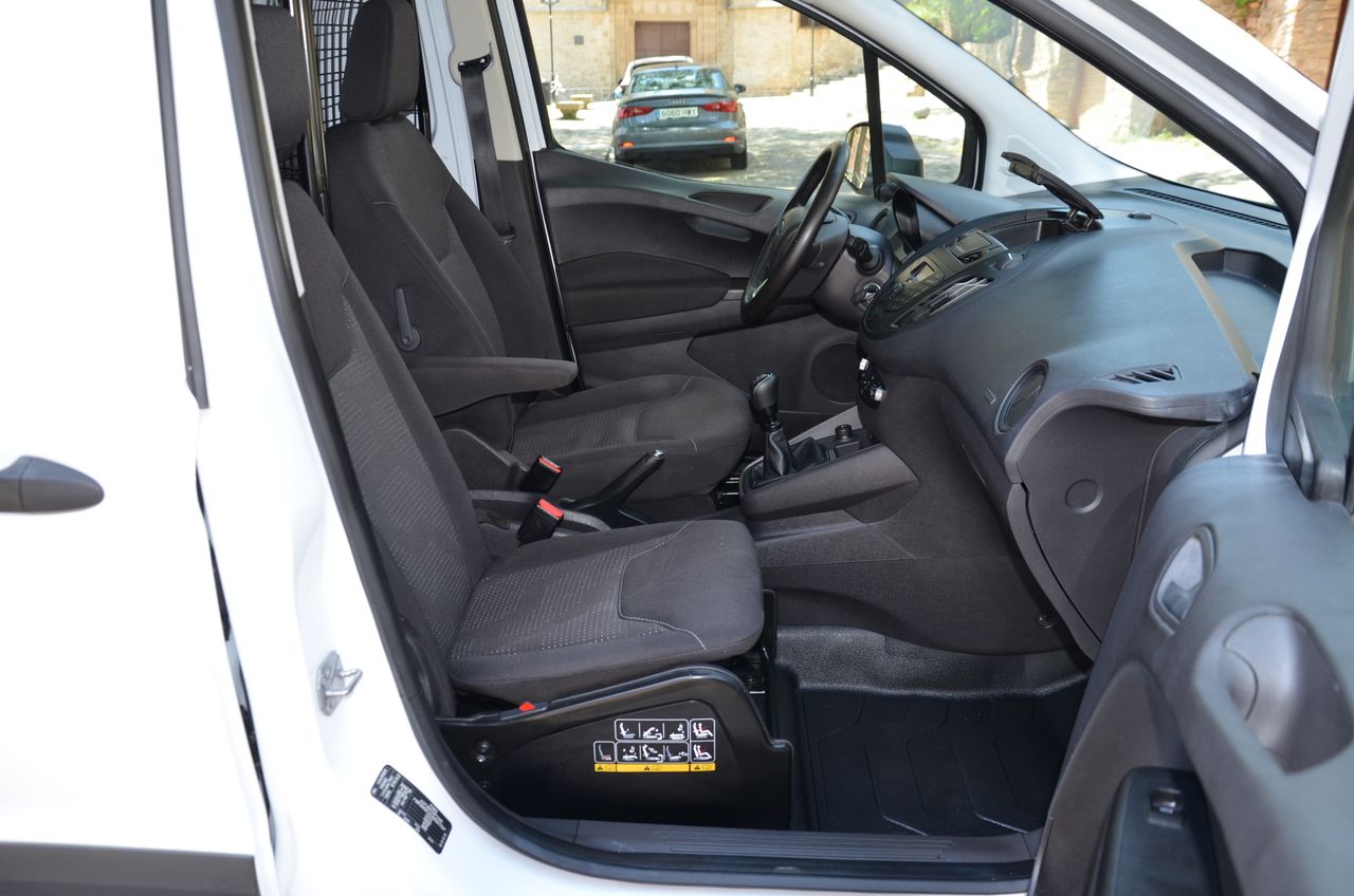 Ford Transit Courier 1.5TDCI TREND 75CV PUERTA LATERAL /  OFERTÓN..  - Foto 44