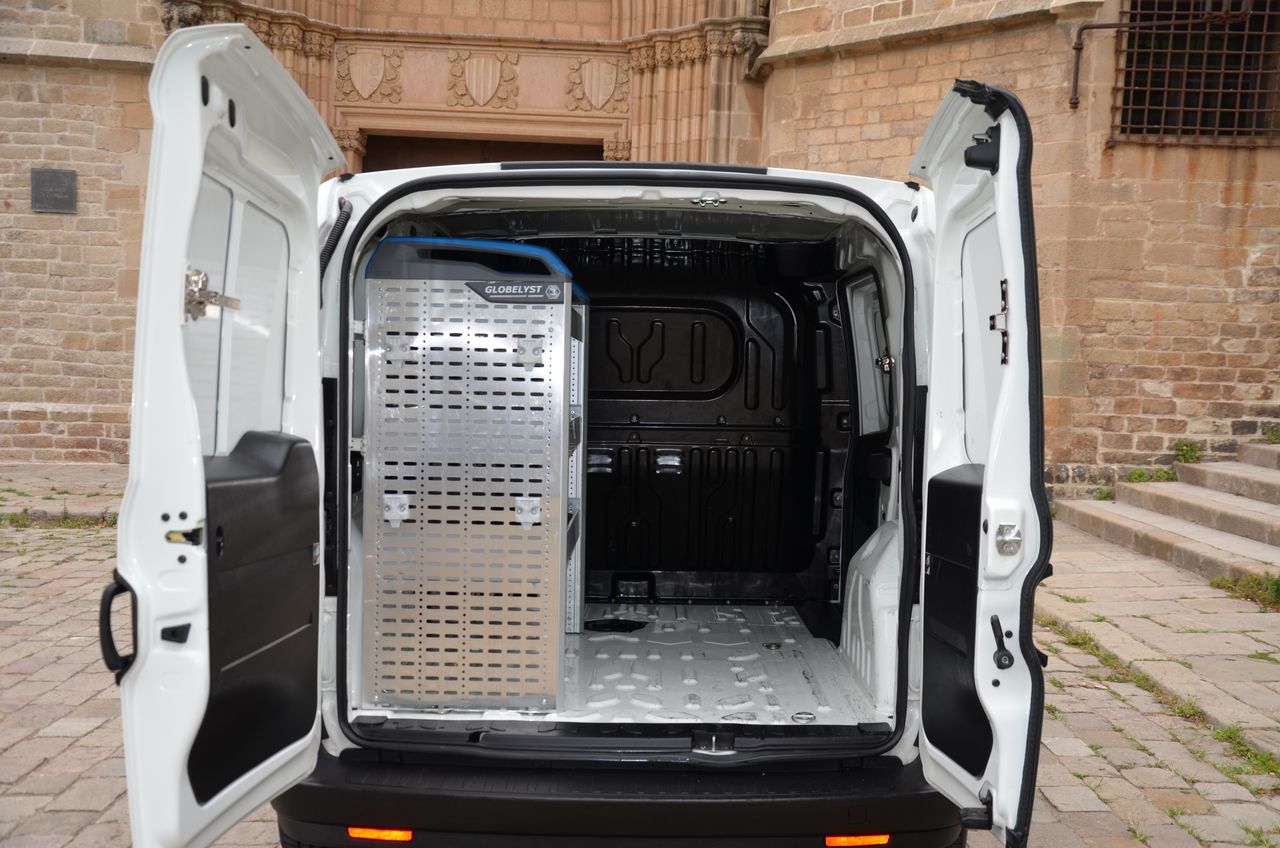 Opel Combo D CARGO L1 H1 1.3 CDTI 95CV MT5 E6 ETIQUETA C ( AZUL )  - Foto 13