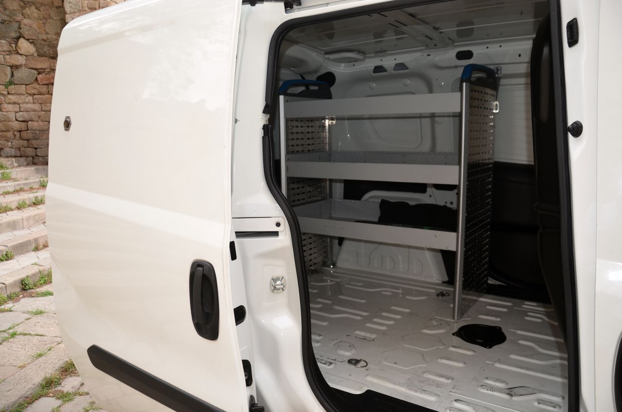 Opel Combo D CARGO L1 H1 1.3 CDTI 95CV MT5 E6 ETIQUETA C ( AZUL )  - Foto 17