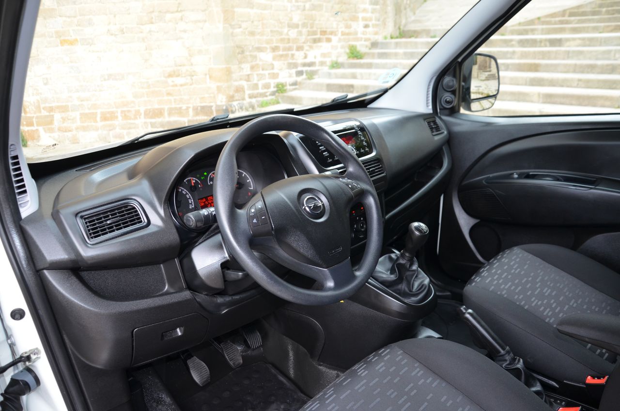 Opel Combo D CARGO L1 H1 1.3 CDTI 95CV MT5 E6 ETIQUETA C ( AZUL )  - Foto 4