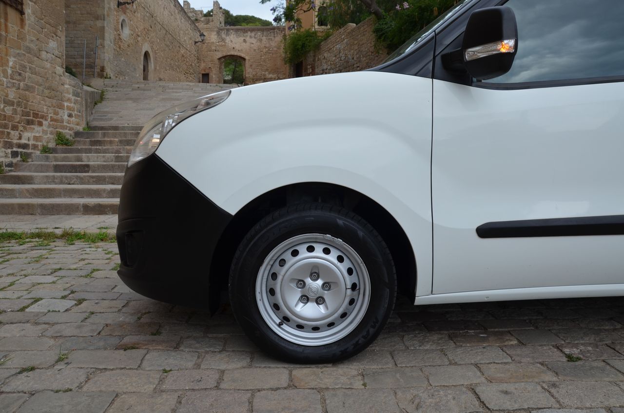 Opel Combo D CARGO L1 H1 1.3 CDTI 95CV MT5 E6 ETIQUETA C ( AZUL )  - Foto 19
