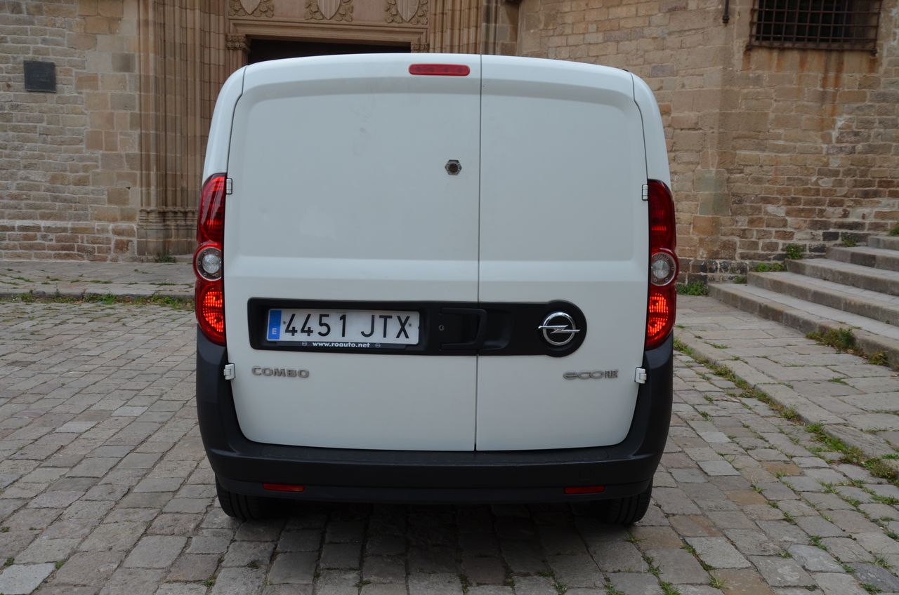 Opel Combo D CARGO L1 H1 1.3 CDTI 95CV MT5 E6 ETIQUETA C ( AZUL )  - Foto 9