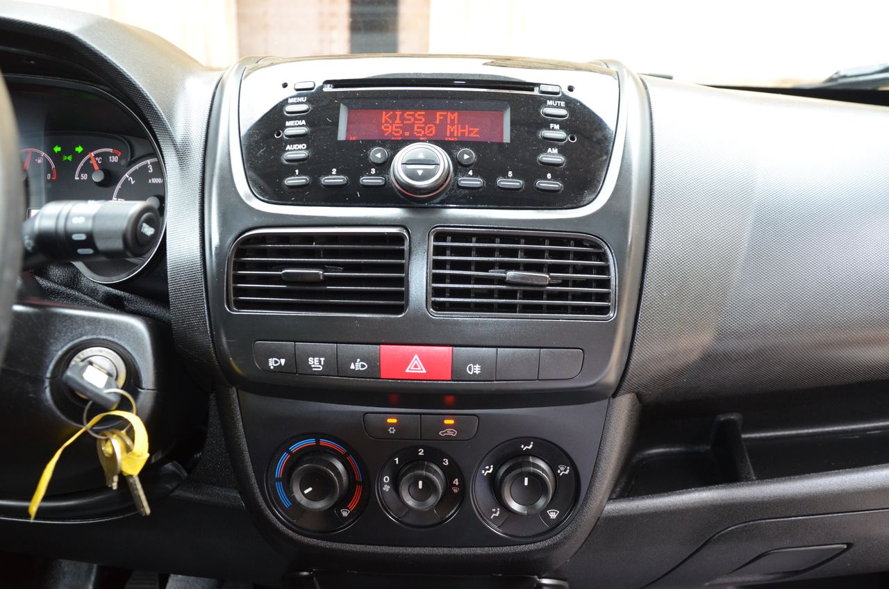 Opel Combo D CARGO L1 H1 1.3 CDTI 95CV MT5 E6 ETIQUETA C ( AZUL )  - Foto 33