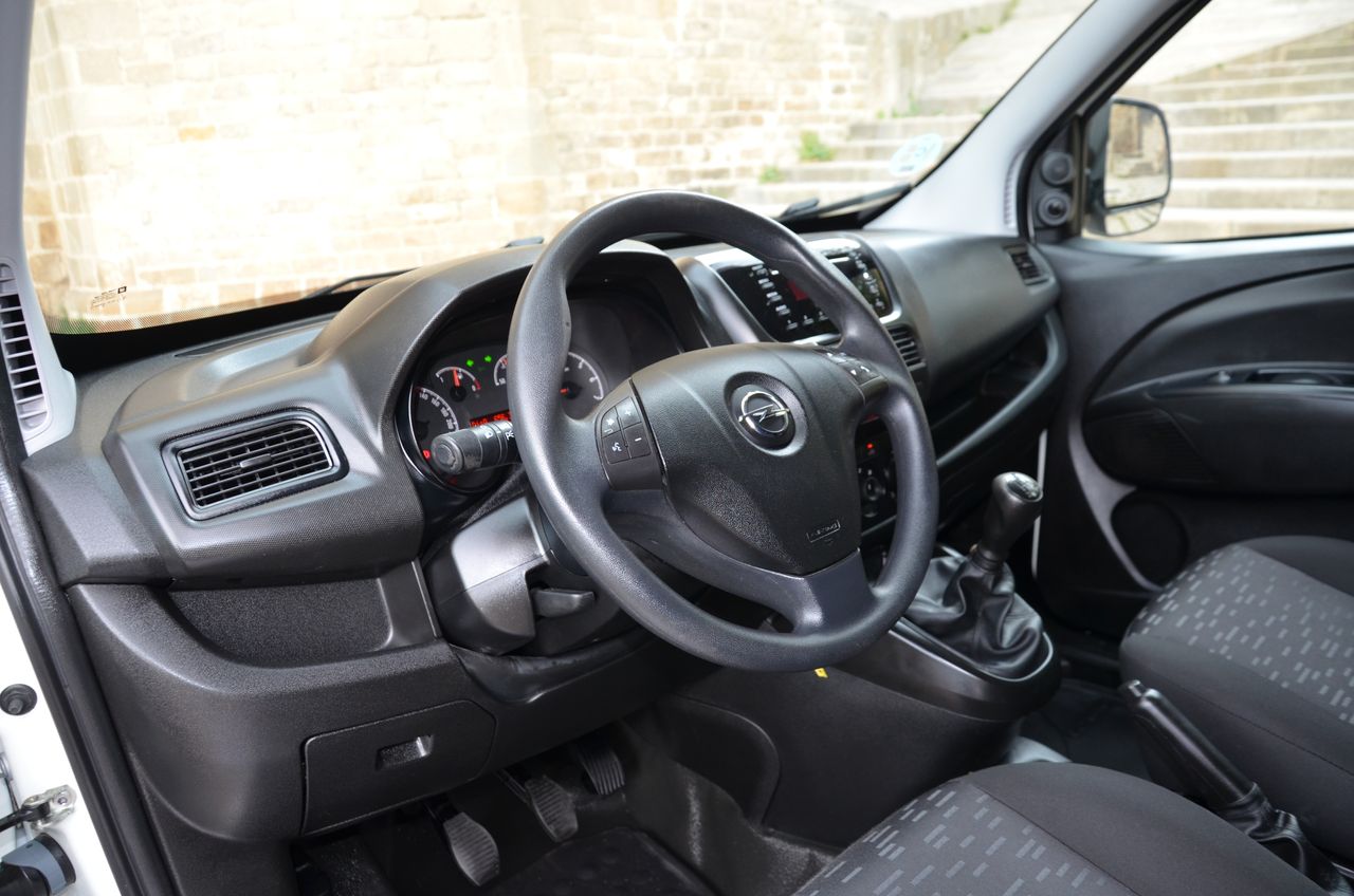 Opel Combo D CARGO L1 H1 1.3 CDTI 95CV MT5 E6 ETIQUETA C ( AZUL )  - Foto 22