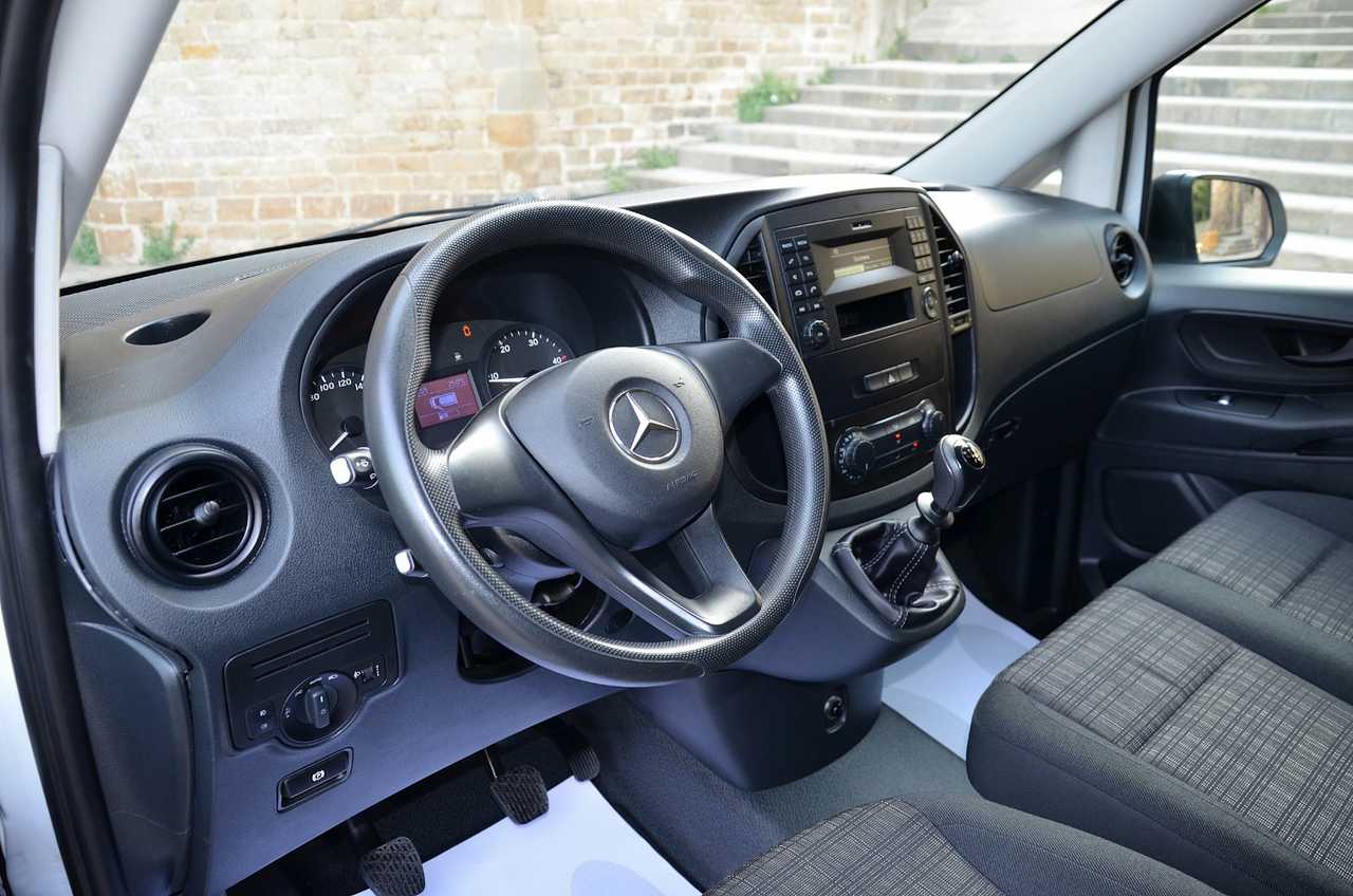 Mercedes Vito 111 CDI LARGA  4 PUERTAS **PUERTA LATERAL DESLIZANTE **  - Foto 3