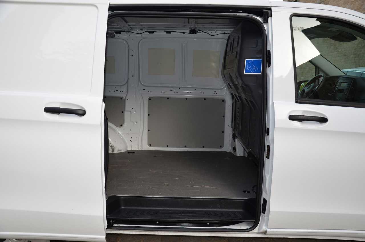 Mercedes Vito 111 CDI LARGA  4 PUERTAS **PUERTA LATERAL DESLIZANTE **  - Foto 20