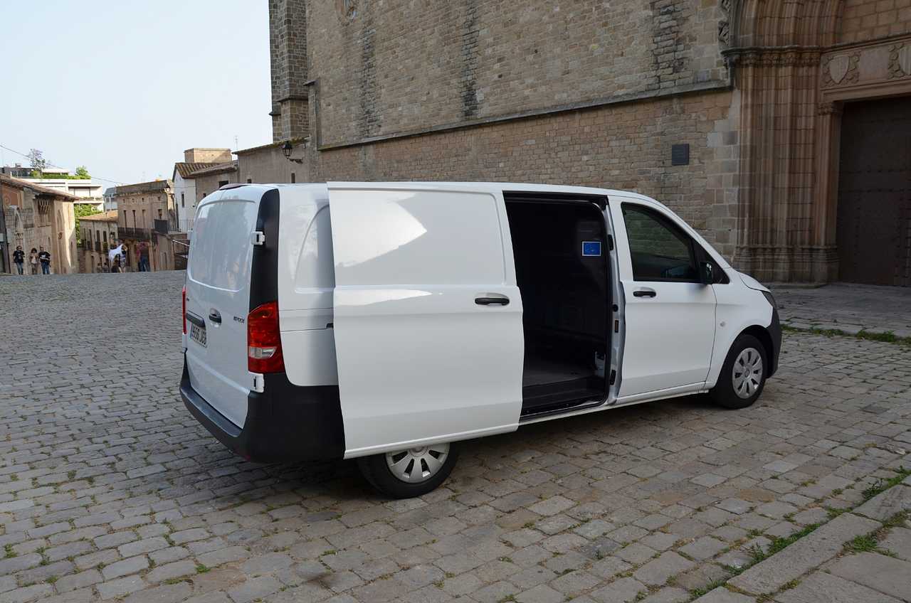 Mercedes Vito 111 CDI LARGA  4 PUERTAS **PUERTA LATERAL DESLIZANTE **  - Foto 19