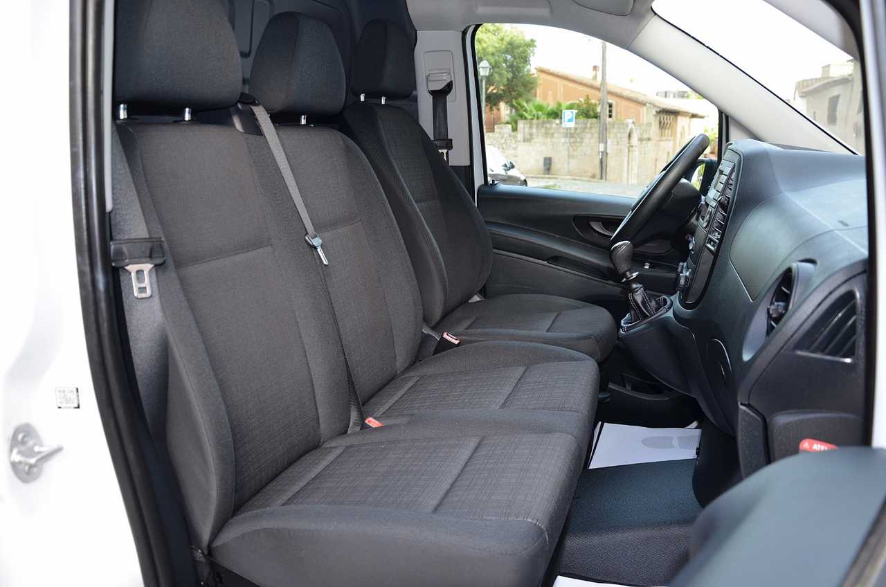 Mercedes Vito 111 CDI LARGA  4 PUERTAS **PUERTA LATERAL DESLIZANTE **  - Foto 30