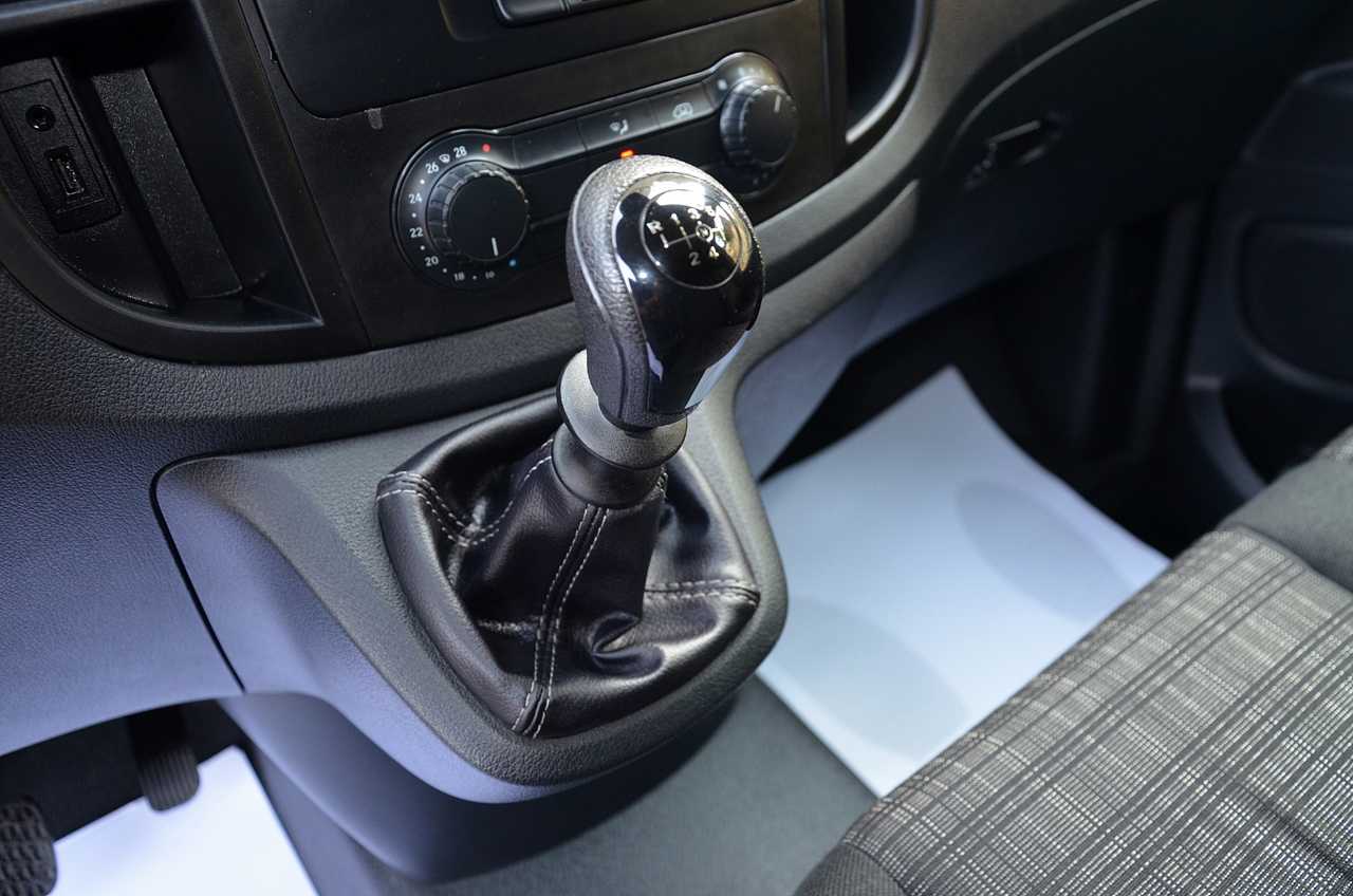 Mercedes Vito 111 CDI LARGA  4 PUERTAS **PUERTA LATERAL DESLIZANTE **  - Foto 4