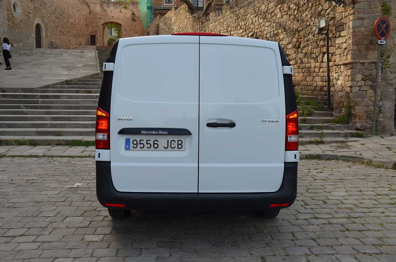 Mercedes Vito 111 CDI LARGA  4 PUERTAS **PUERTA LATERAL DESLIZANTE **  - Foto 9