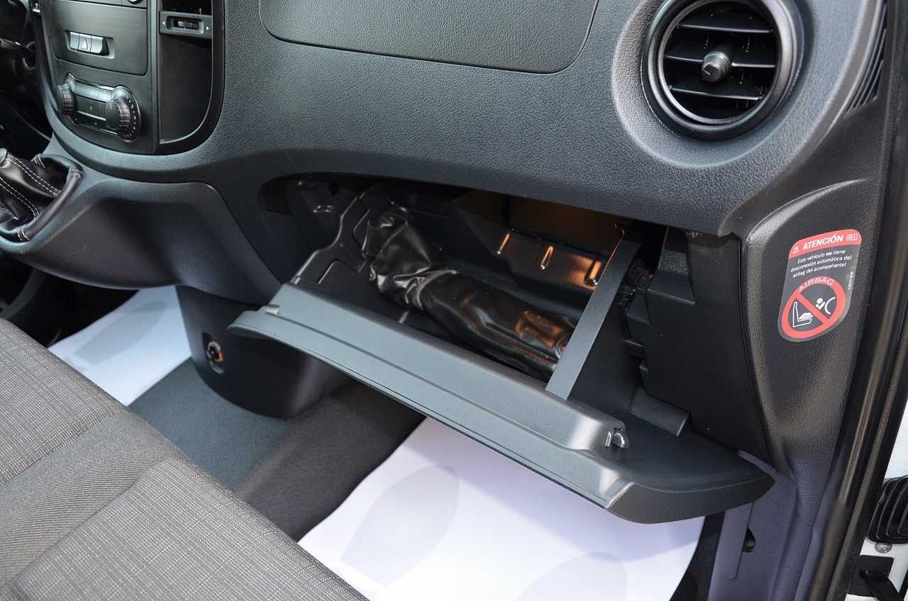 Mercedes Vito 111 CDI LARGA  4 PUERTAS **PUERTA LATERAL DESLIZANTE **  - Foto 26