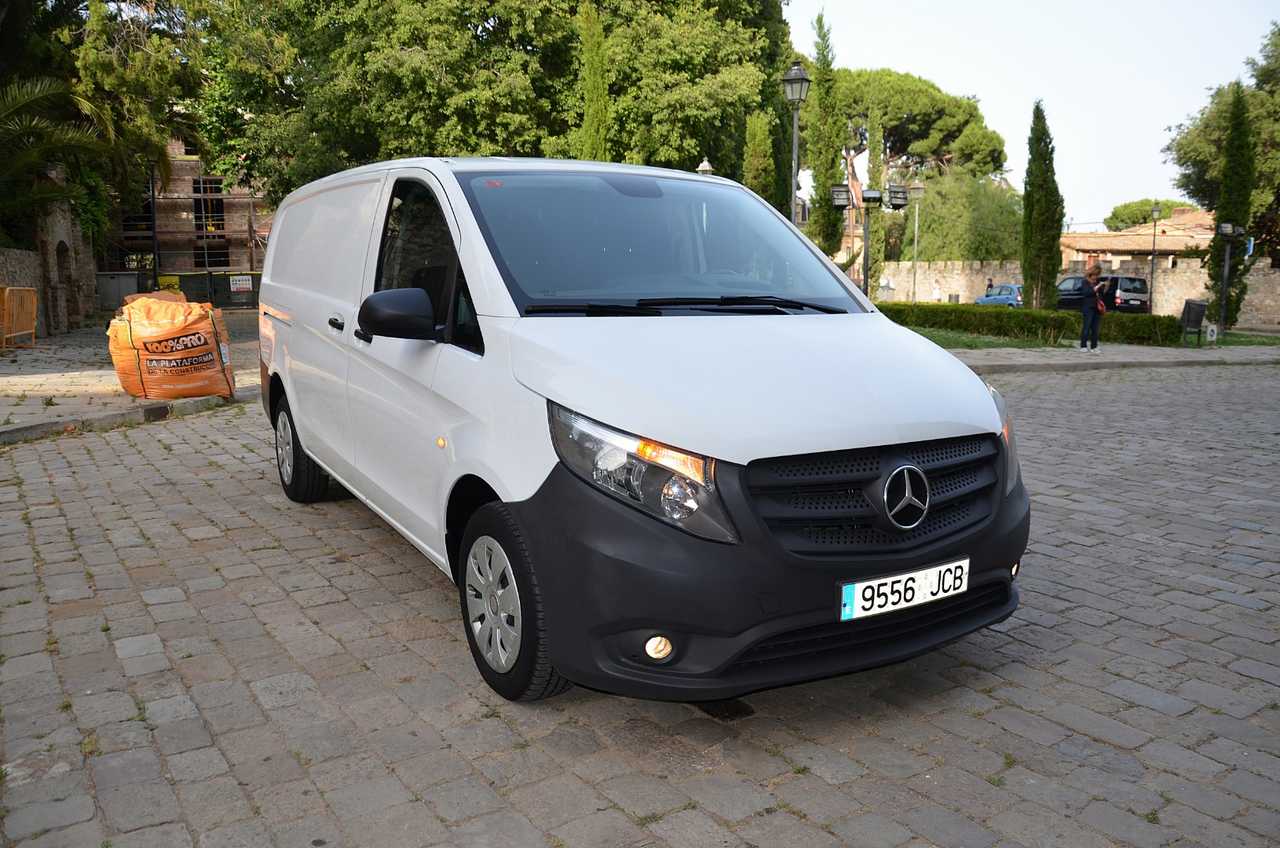 Mercedes Vito 111 CDI LARGA  4 PUERTAS **PUERTA LATERAL DESLIZANTE **  - Foto 14