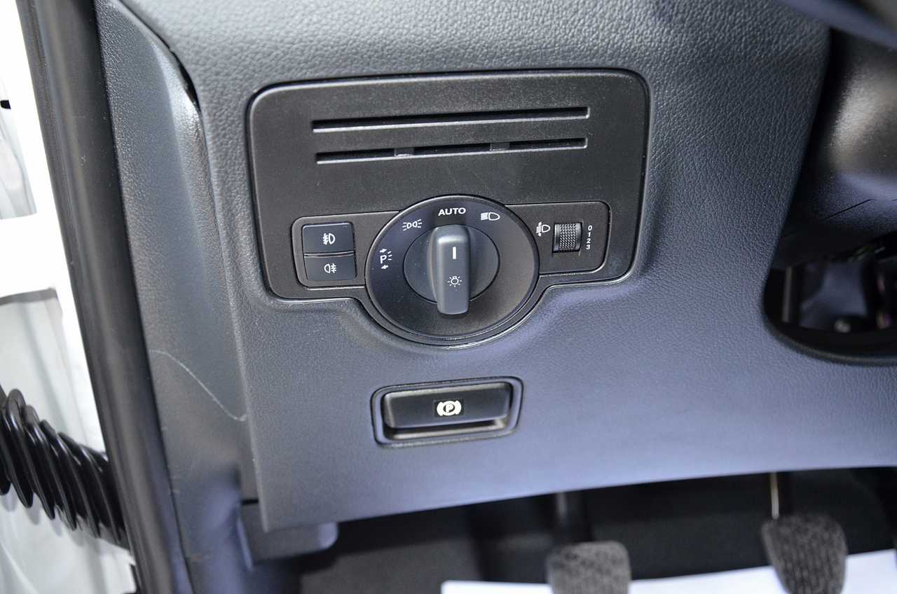 Mercedes Vito 111 CDI LARGA  4 PUERTAS **PUERTA LATERAL DESLIZANTE **  - Foto 15