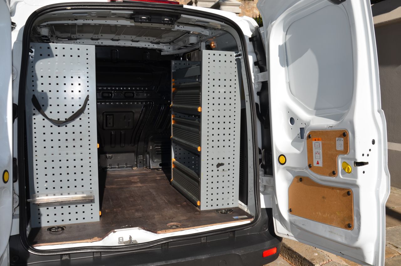 Ford Transit Connect FURGÓN 200  L1 TREND 1.5TDCI 75CV MT5 Euro6 TRES PLAZAS/ ESTANTERIAS Y PUERTAS ABATIBLES DE ALUMINIO/ SUELO DE MADERA FINLANDESA  - Foto 12