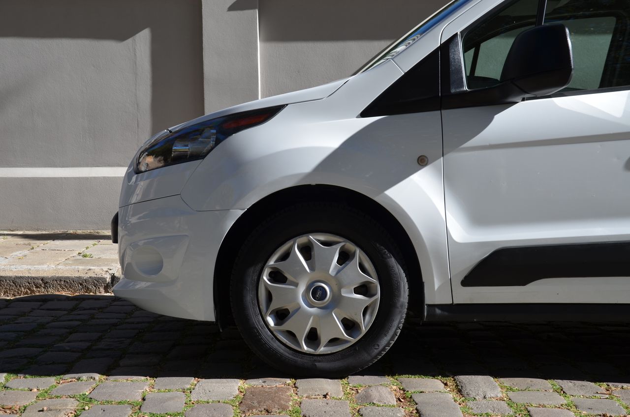 Ford Transit Connect FURGÓN 200  L1 TREND 1.5TDCI 75CV MT5 Euro6 TRES PLAZAS/ ESTANTERIAS Y PUERTAS ABATIBLES DE ALUMINIO/ SUELO DE MADERA FINLANDESA  - Foto 20