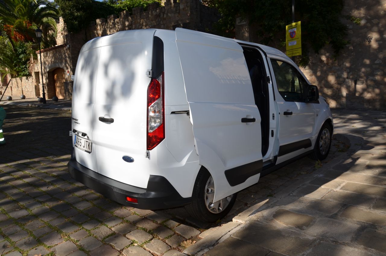 Ford Transit Connect FURGÓN 200  L1 TREND 1.5TDCI 75CV MT5 Euro6 TRES PLAZAS/ ESTANTERIAS Y PUERTAS ABATIBLES DE ALUMINIO/ SUELO DE MADERA FINLANDESA  - Foto 16