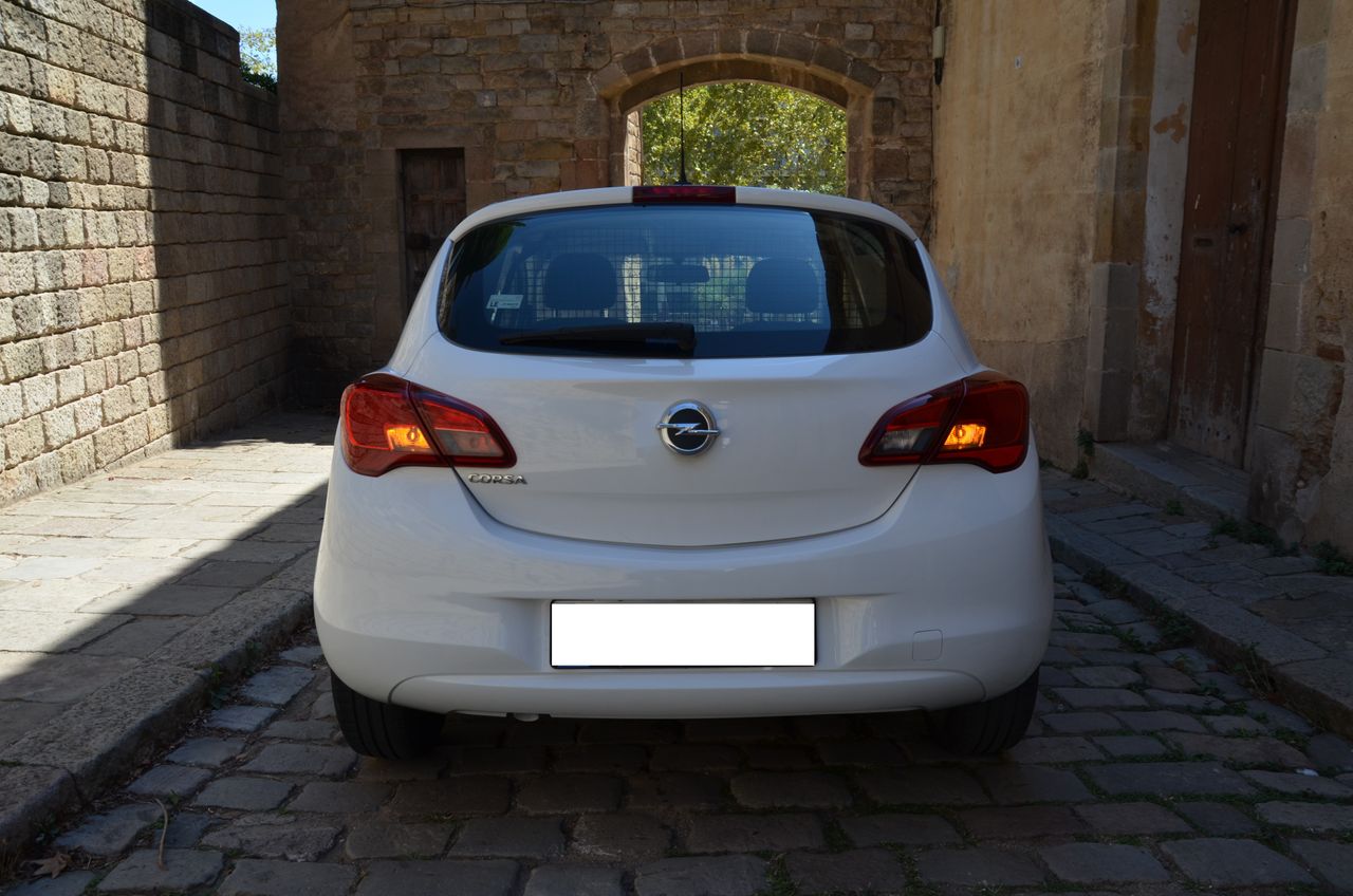 Opel Corsa 1.3CDTI EXPRESSION BERLINA COMERCIAL 75CV / BLACK FRIDAY ..  - Foto 6