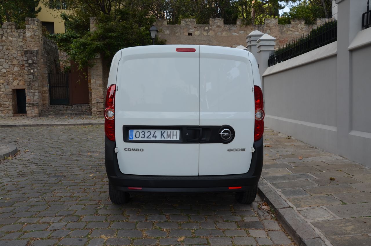 Opel Combo 1.3 L1 H1 1.3 CDTI 95CV E6 / PUERTA LATERAL MUY CUIDADA - Foto 6
