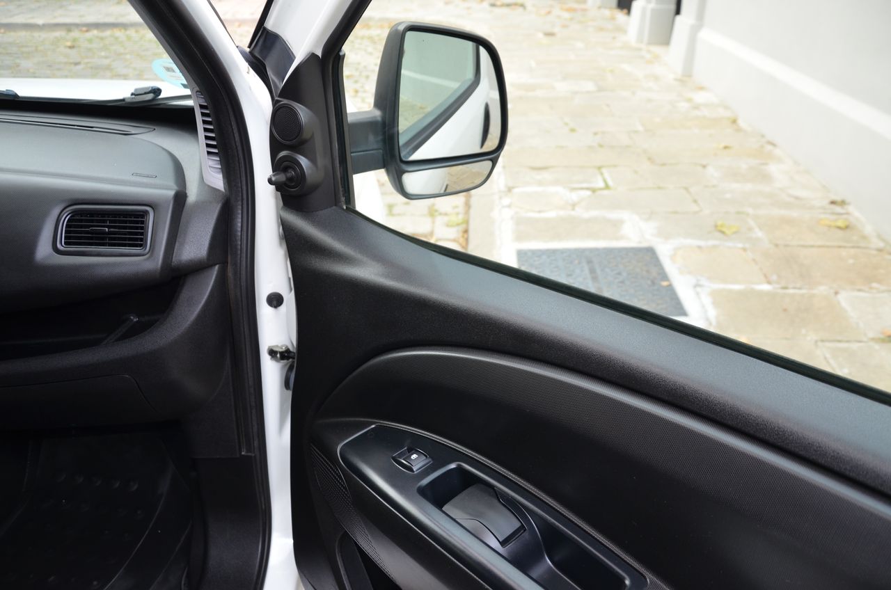 Opel Combo 1.3 L1 H1 1.3 CDTI 95CV E6 / PUERTA LATERAL MUY CUIDADA - Foto 31