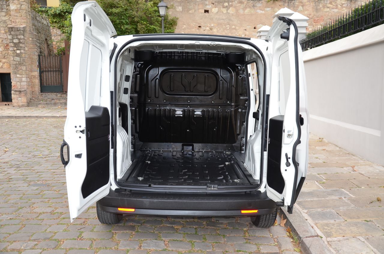 Opel Combo 1.3 L1 H1 1.3 CDTI 95CV E6 / PUERTA LATERAL MUY CUIDADA - Foto 7