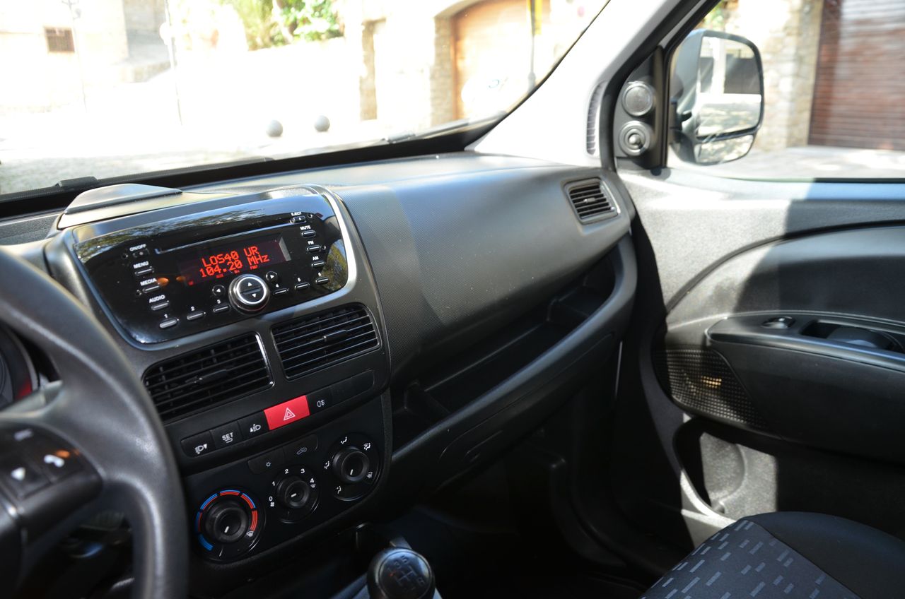 Opel Combo 1.3 L1 H1 1.3 CDTI 95CV E6 / PUERTA LATERAL MUY CUIDADA - Foto 5