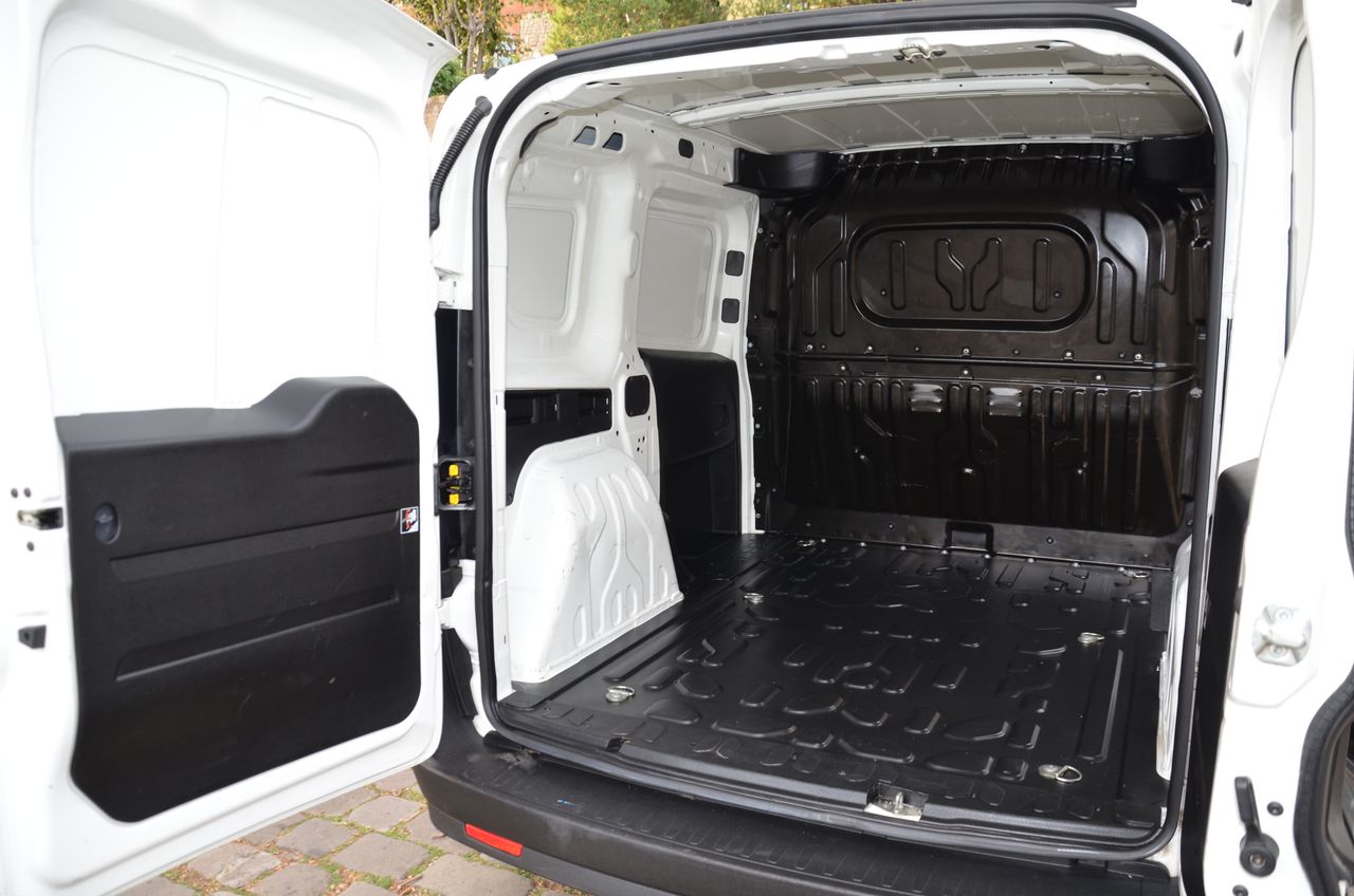 Opel Combo 1.3 L1 H1 1.3 CDTI 95CV E6 / PUERTA LATERAL MUY CUIDADA - Foto 9