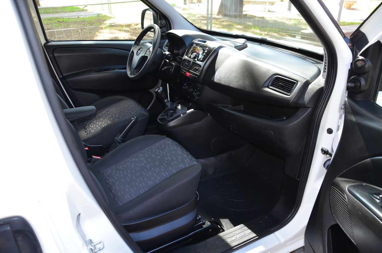 Opel Combo 1.3 L1 H1 1.3 CDTI 95CV E6 / PUERTA LATERAL MUY CUIDADA - Foto 13