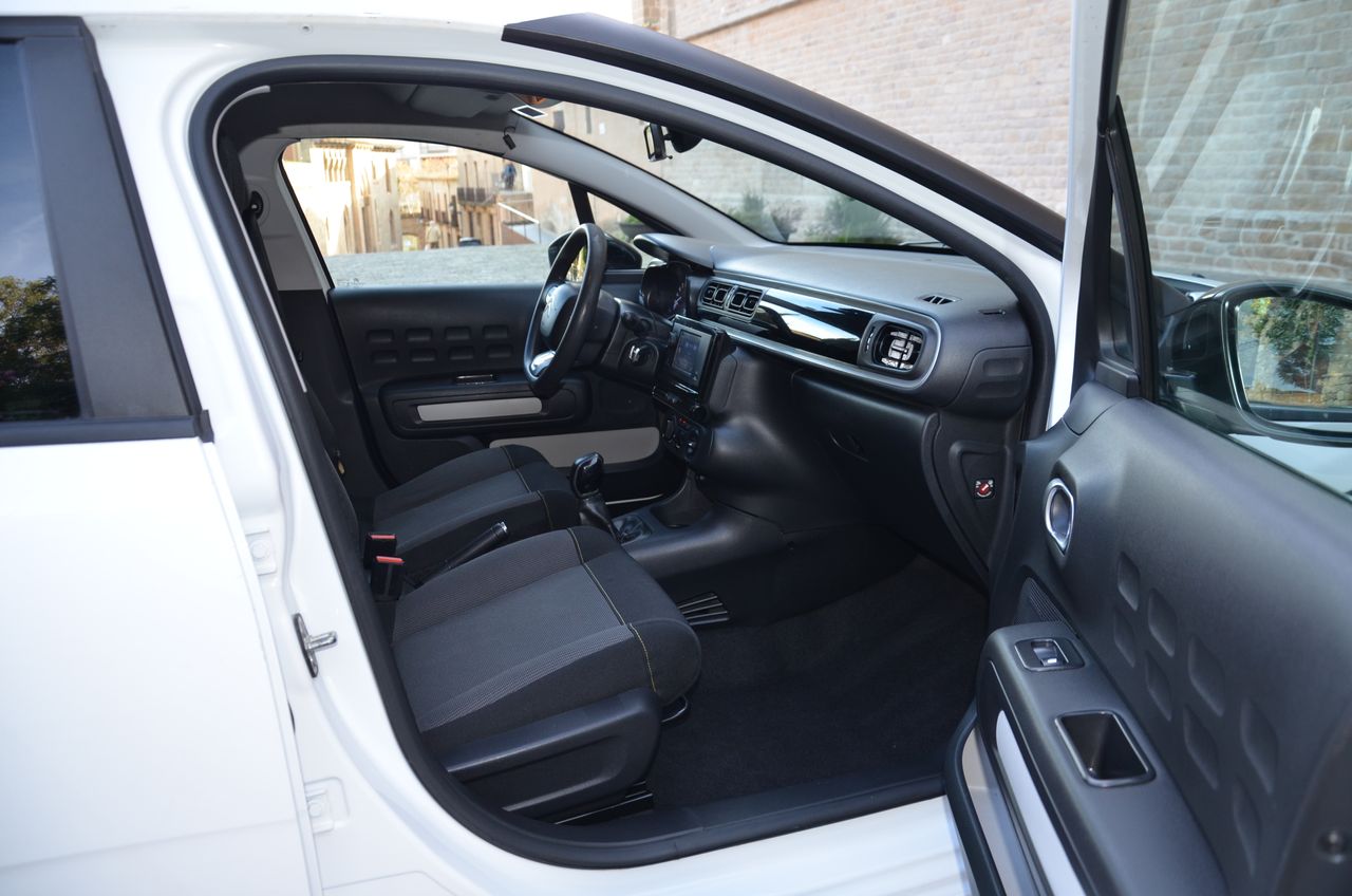 Citroën C3 BLUEHDI 100CV S&S POLAR  WHITE COMERCIAL BERLINA  2 PLAZAS ( LUNAS OSCURECIDAS )  - Foto 17