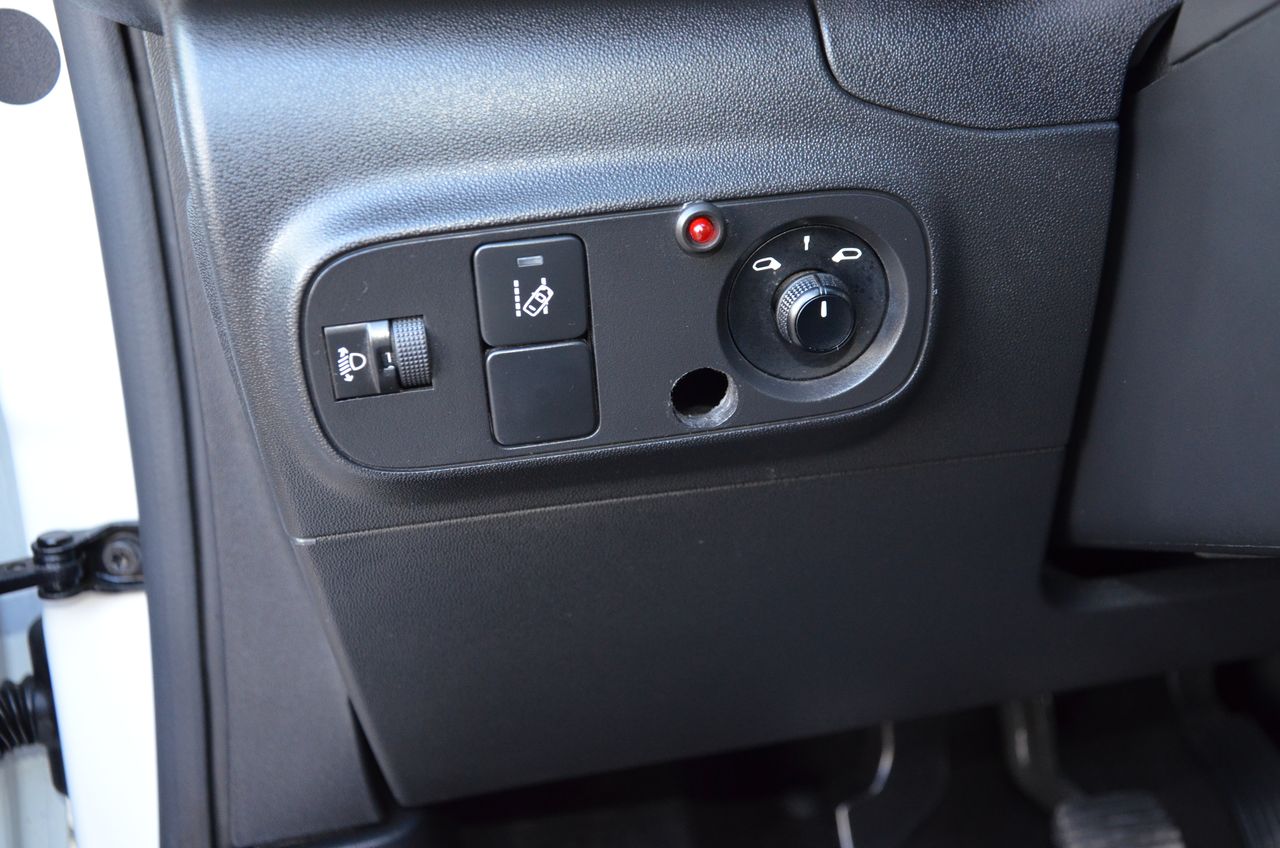 Citroën C3 BLUEHDI 100CV S&S POLAR  WHITE COMERCIAL BERLINA  2 PLAZAS ( LUNAS OSCURECIDAS )  - Foto 22