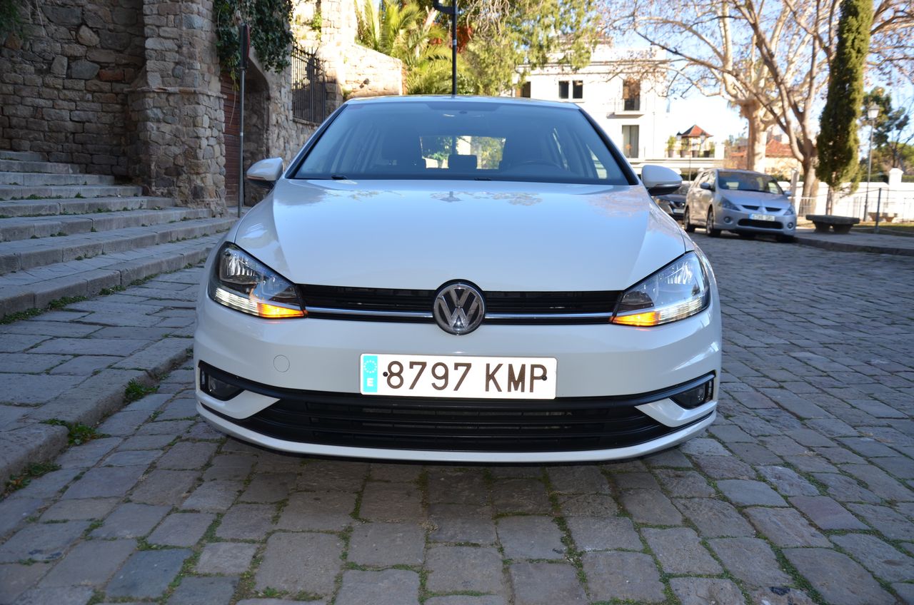 Volkswagen Golf 1.6 TDI BUSINESS & NAVEGADOR PROFESIONAL TÁCTIL  - Foto 43