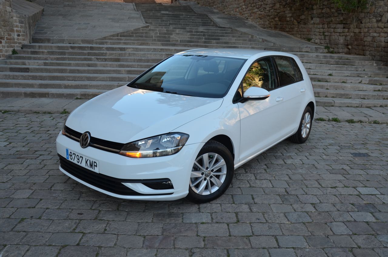 Volkswagen Golf 1.6 TDI BUSINESS & NAVEGADOR PROFESIONAL TÁCTIL  - Foto 5