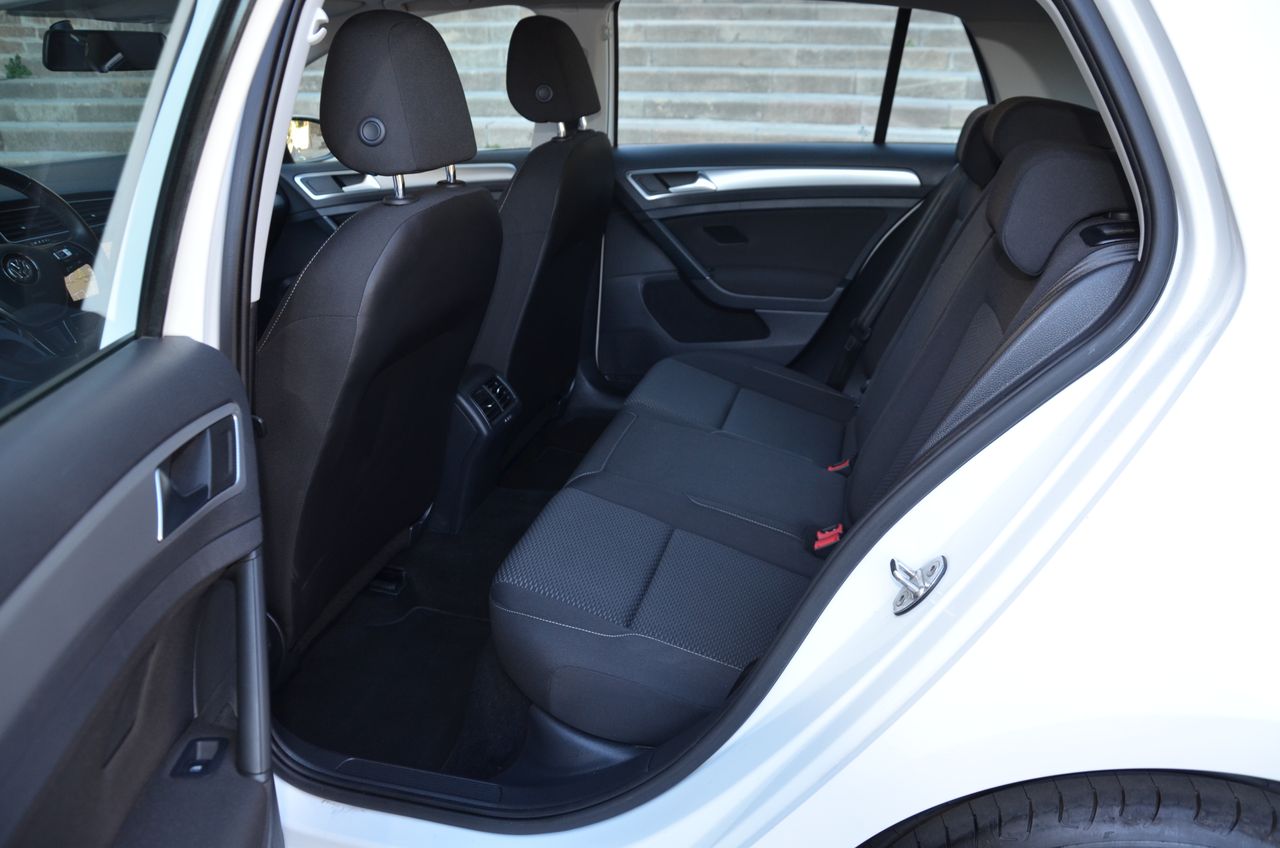 Volkswagen Golf 1.6 TDI BUSINESS & NAVEGADOR PROFESIONAL TÁCTIL  - Foto 8