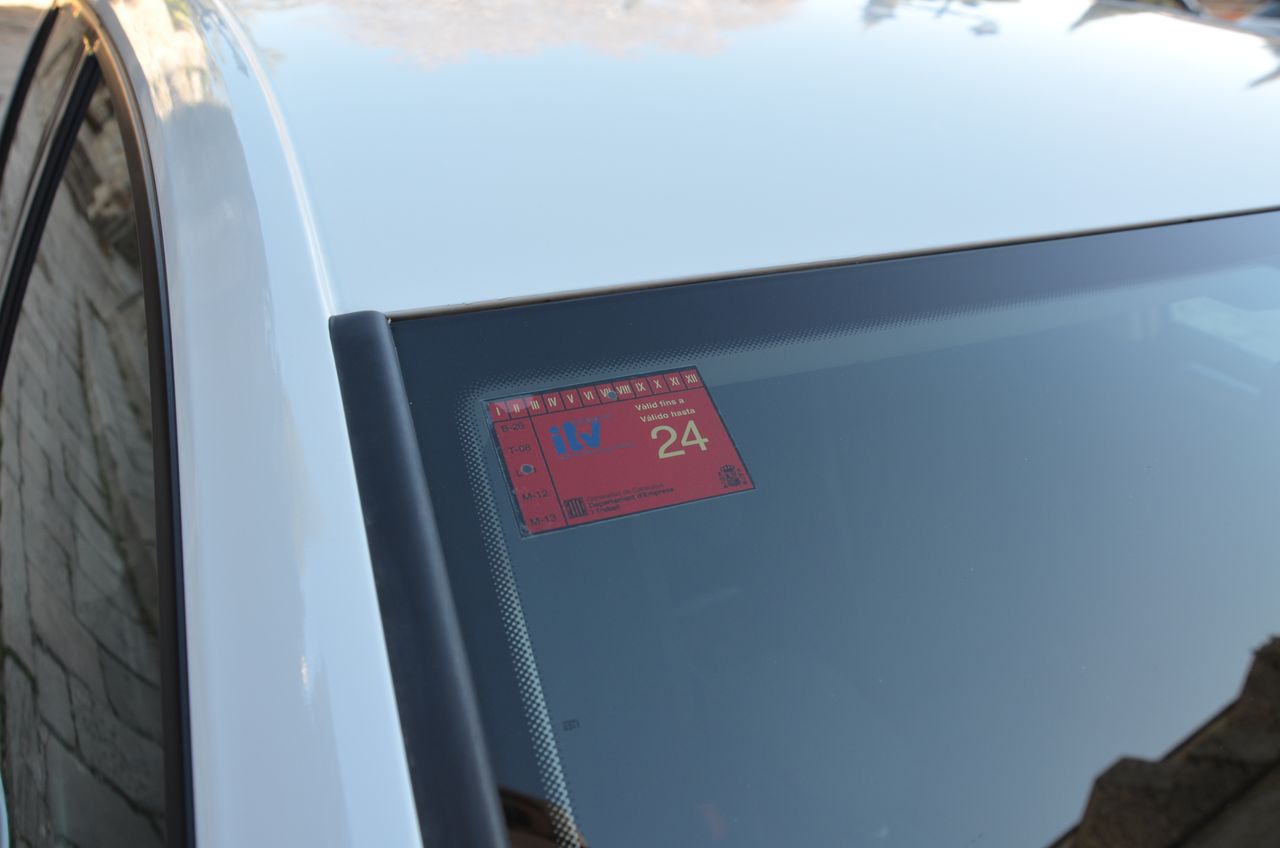 Volkswagen Golf 1.6 TDI BUSINESS & NAVEGADOR PROFESIONAL TÁCTIL  - Foto 48