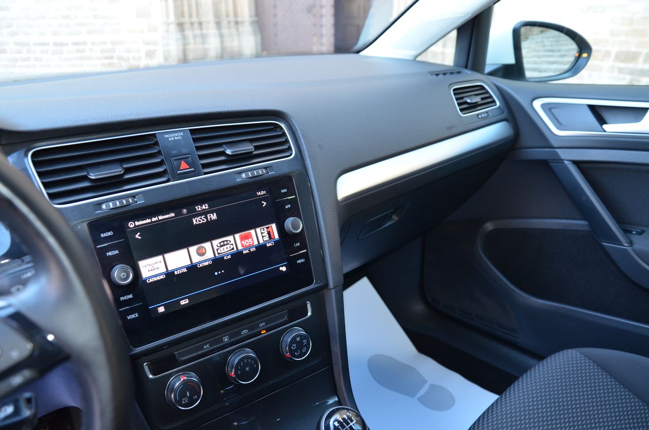 Volkswagen Golf 1.6 TDI BUSINESS & NAVEGADOR PROFESIONAL TÁCTIL  - Foto 12