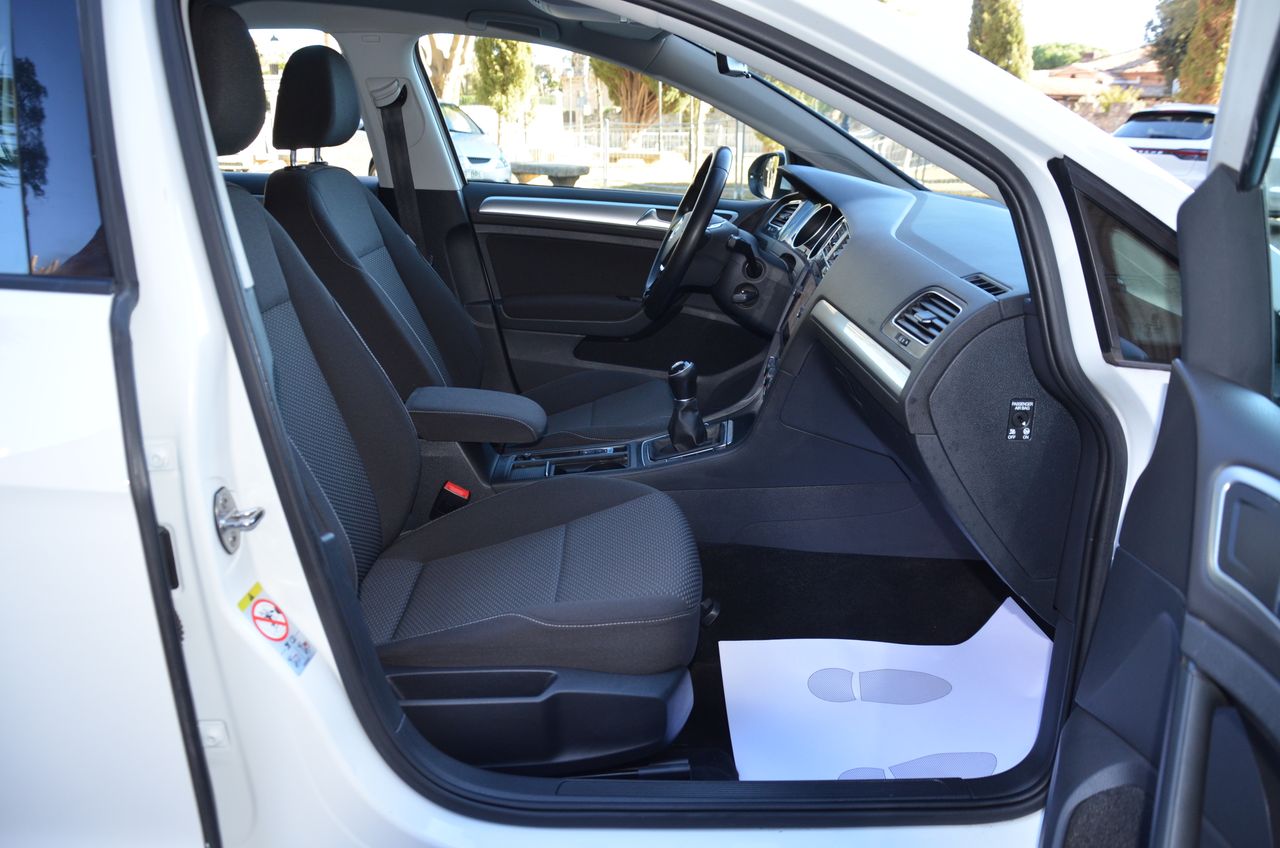 Volkswagen Golf 1.6 TDI BUSINESS & NAVEGADOR PROFESIONAL TÁCTIL  - Foto 25