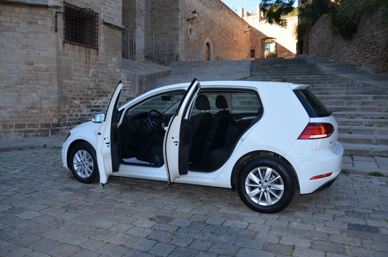 Volkswagen Golf 1.6 TDI BUSINESS & NAVEGADOR PROFESIONAL TÁCTIL  - Foto 15