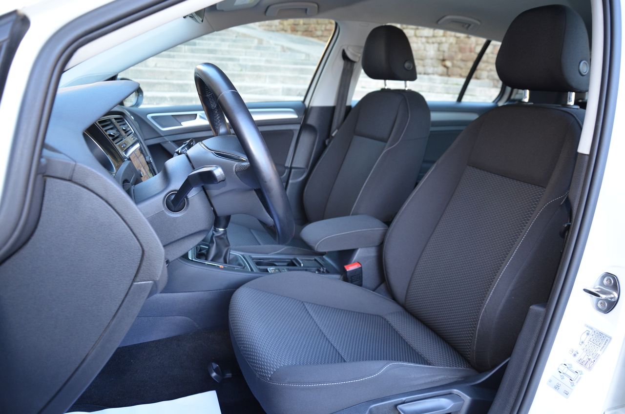 Volkswagen Golf 1.6 TDI BUSINESS & NAVEGADOR PROFESIONAL TÁCTIL  - Foto 4