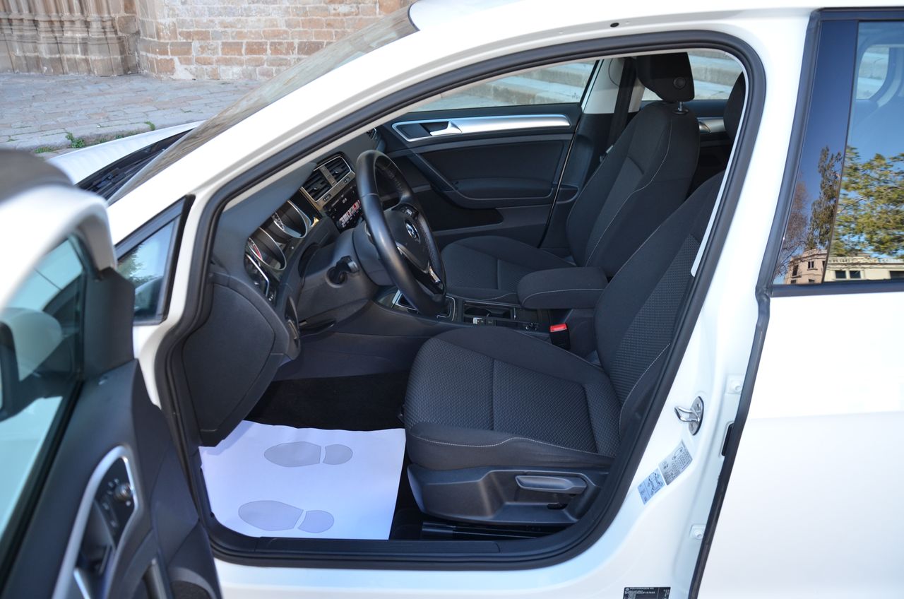 Volkswagen Golf 1.6 TDI BUSINESS & NAVEGADOR PROFESIONAL TÁCTIL  - Foto 7