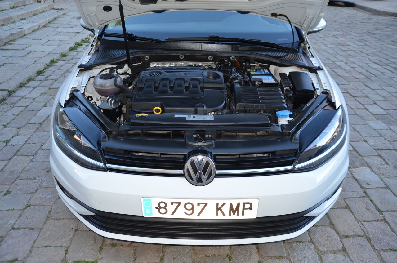 Volkswagen Golf 1.6 TDI BUSINESS & NAVEGADOR PROFESIONAL TÁCTIL  - Foto 60