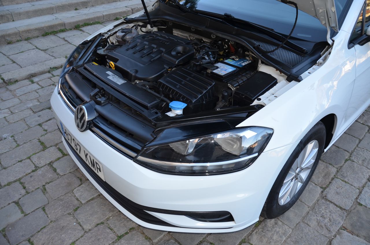 Volkswagen Golf 1.6 TDI BUSINESS & NAVEGADOR PROFESIONAL TÁCTIL  - Foto 59