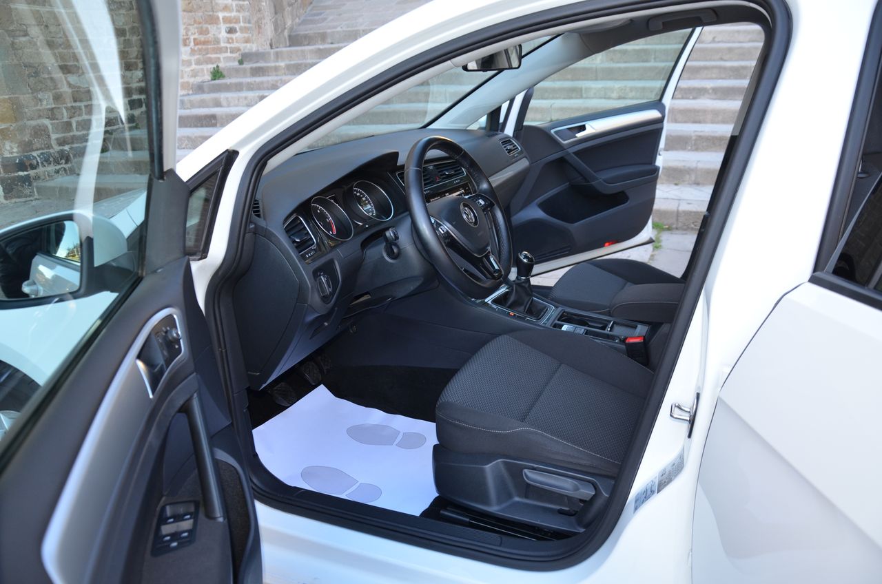 Volkswagen Golf 1.6 TDI BUSINESS & NAVEGADOR PROFESIONAL TÁCTIL  - Foto 34