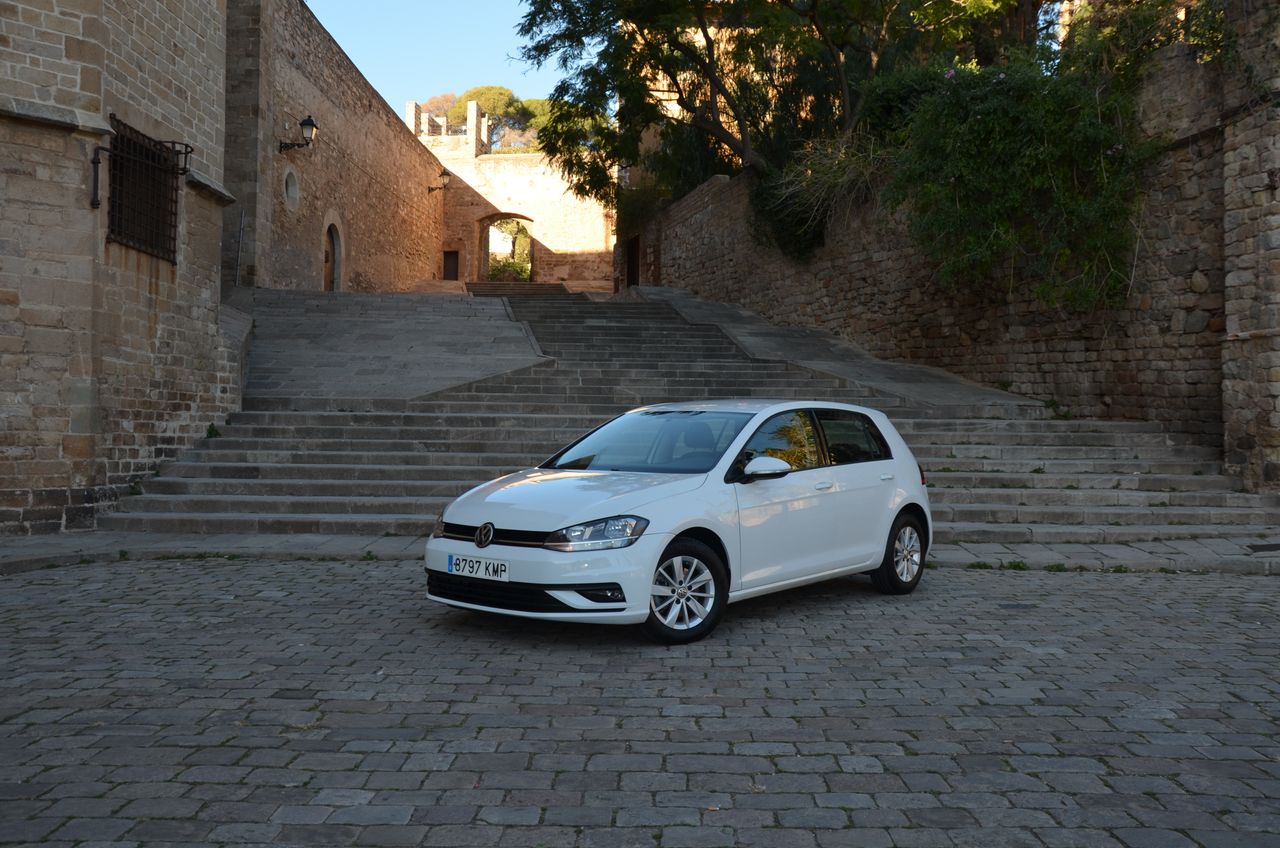 Volkswagen Golf 1.6 TDI BUSINESS & NAVEGADOR PROFESIONAL TÁCTIL  - Foto 18