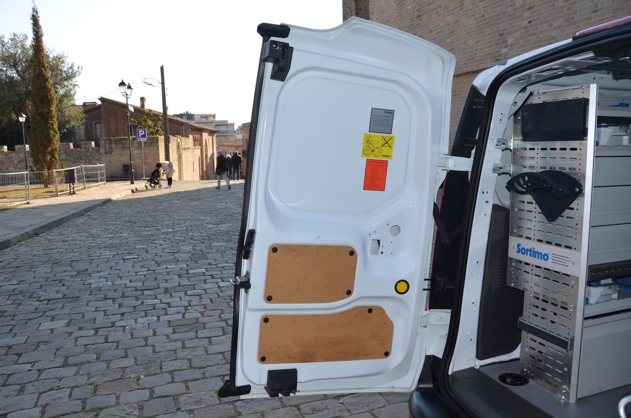 Ford Transit Connect 240 L2 1.5 TDCI 100CV TREND .. ESTANTERÍAS  SORTÍMO Y PISO REFORZADO  - Foto 31