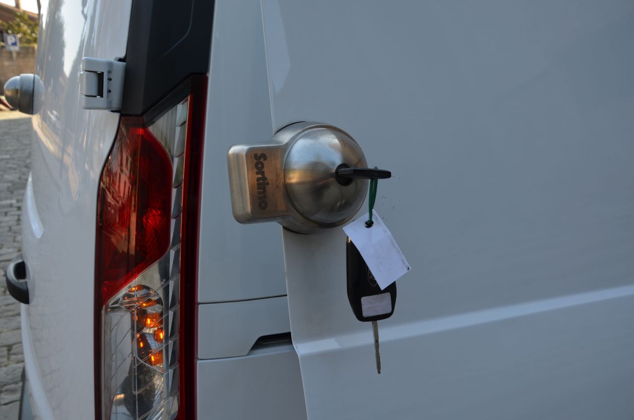 Ford Transit Connect 240 L2 1.5 TDCI 100CV TREND .. ESTANTERÍAS  SORTÍMO Y PISO REFORZADO  - Foto 29