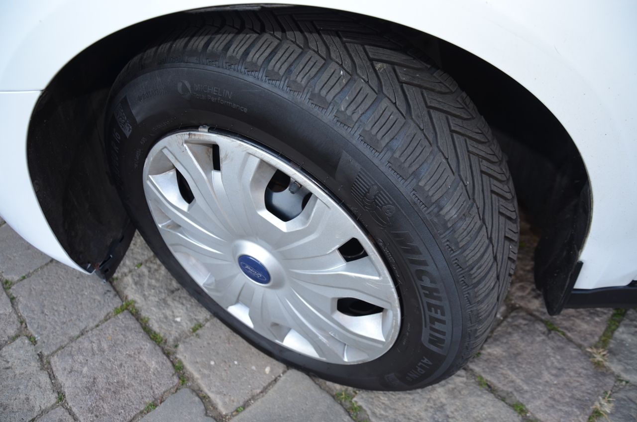 Ford Transit Connect 240 L2 1.5 TDCI 100CV TREND .. ESTANTERÍAS  SORTÍMO Y PISO REFORZADO  - Foto 16