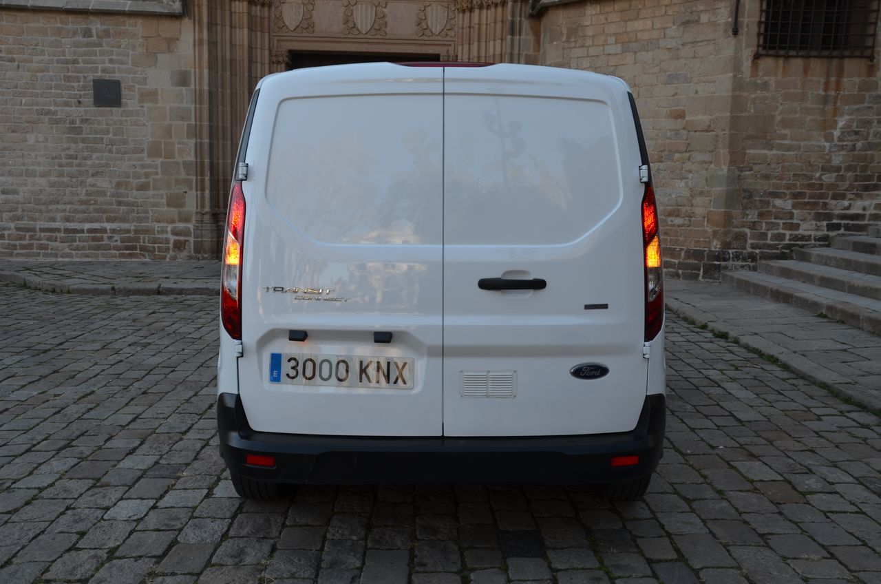 Ford Transit Connect FURGÓN 240 L2 TREND 1.5 TDCI 100CV MT6 E6dt /  CARGA AUMENTADA , ESTANTERÍAS SORTÍMO .  - Foto 7