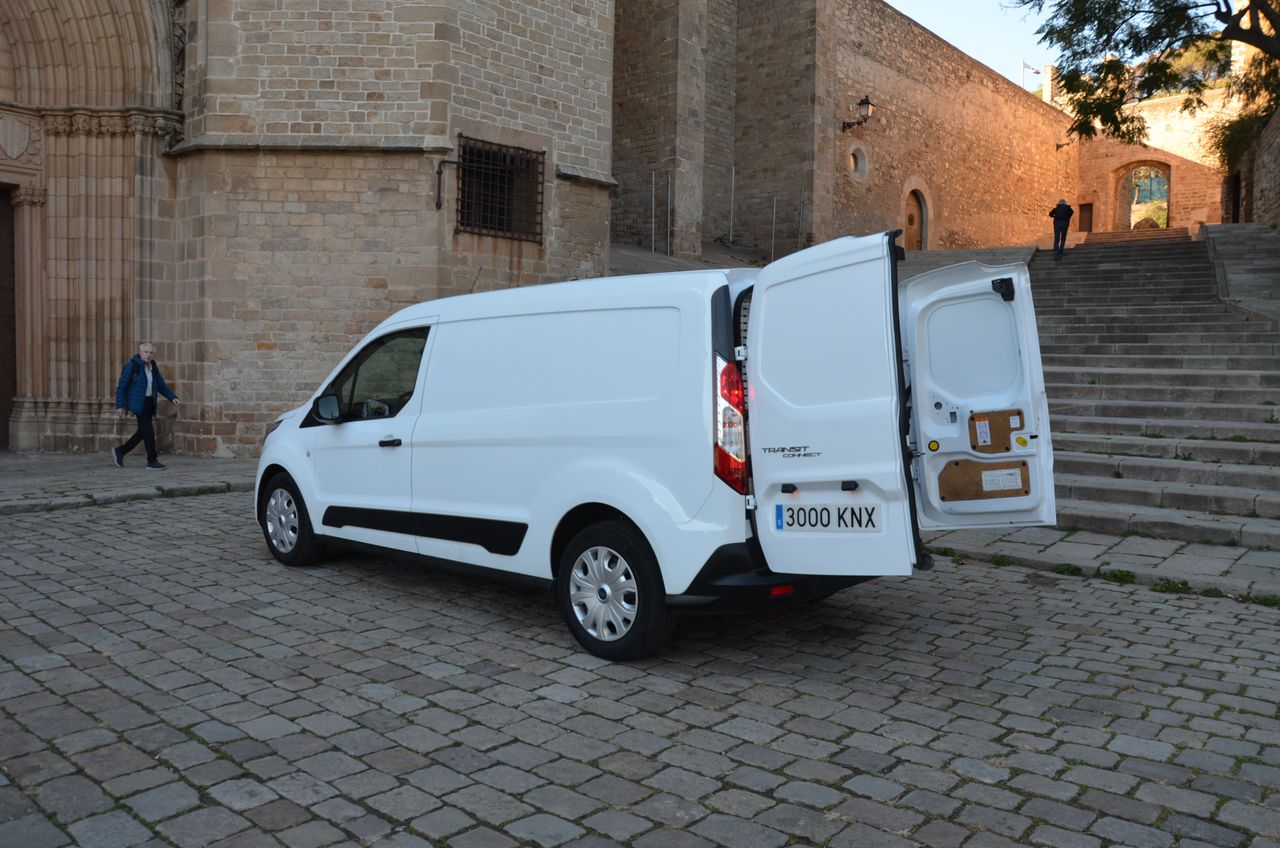 Ford Transit Connect FURGÓN 240 L2 TREND 1.5 TDCI 100CV MT6 E6dt /  CARGA AUMENTADA , ESTANTERÍAS SORTÍMO .  - Foto 19