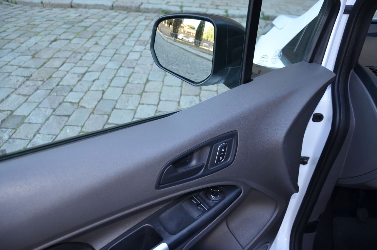 Ford Transit Connect FURGÓN 240 L2 TREND 1.5 TDCI 100CV MT6 E6dt /  CARGA AUMENTADA , ESTANTERÍAS SORTÍMO .  - Foto 37