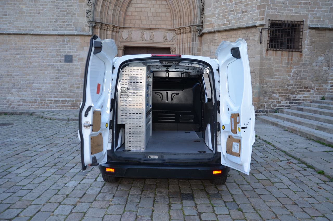 Ford Transit Connect FURGÓN 240 L2 TREND 1.5 TDCI 100CV MT6 E6dt /  CARGA AUMENTADA , ESTANTERÍAS SORTÍMO .  - Foto 47